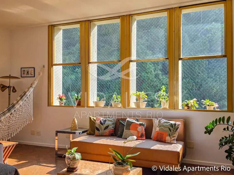 Furnished 715 m² apartment with 4 en-suite bedrooms — photo 11