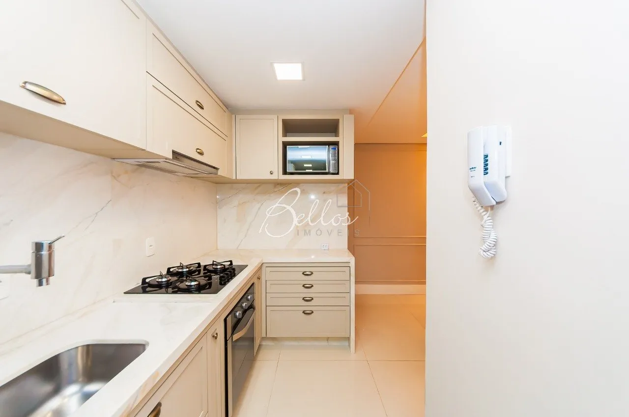 2-bedroom apartment with en-suite baths and open kitchen — photo 9