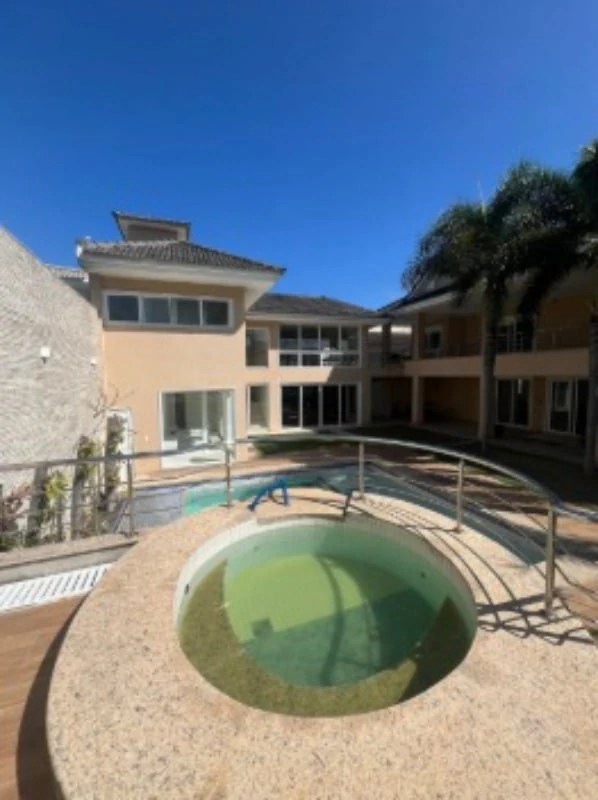 Furnished house with 6 en-suite bedrooms and 1,000 m² — photo 6