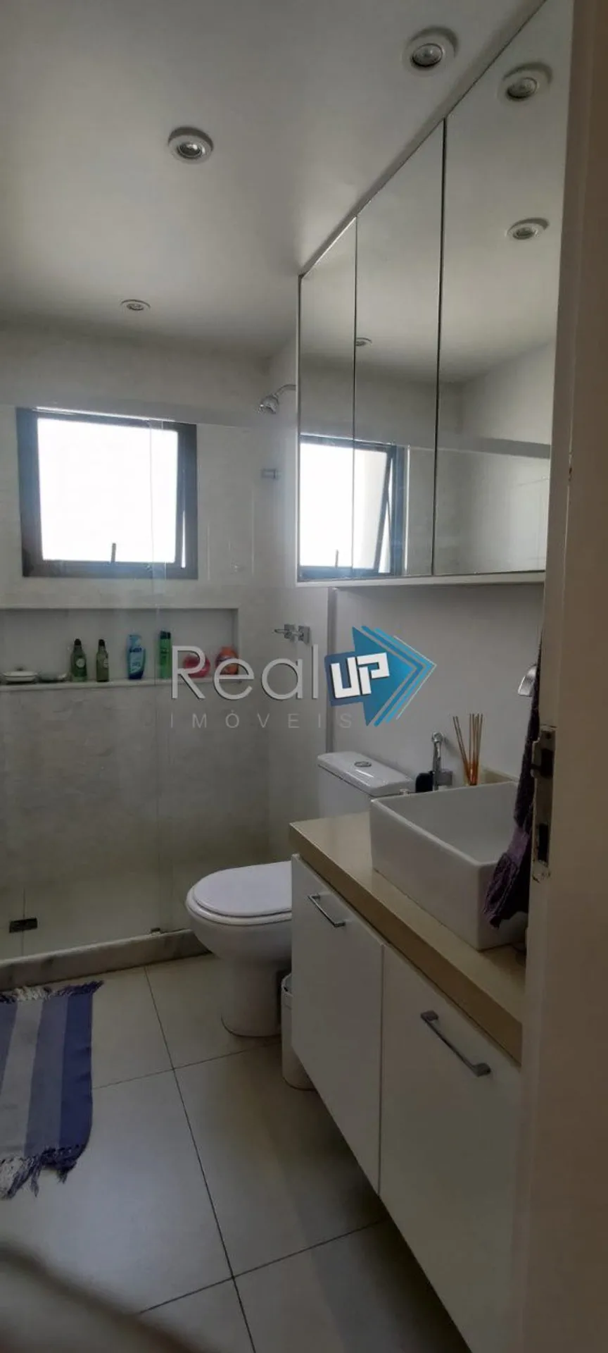 Unfurnished apartment with 3 bedrooms and a glazed balcony — photo 14
