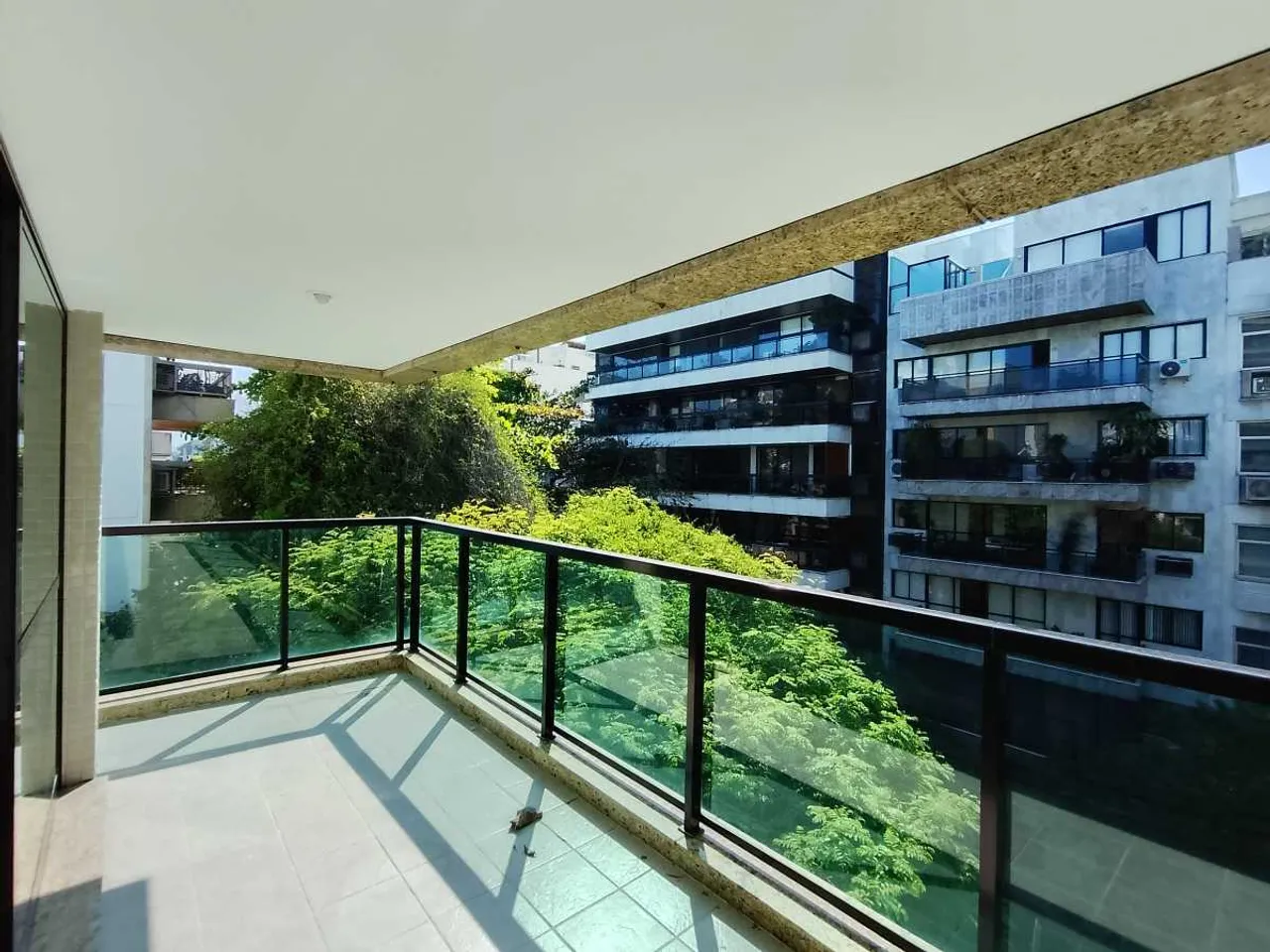 Apartamento mobiliado com 3 quartos e 5 banheiros — photo 5