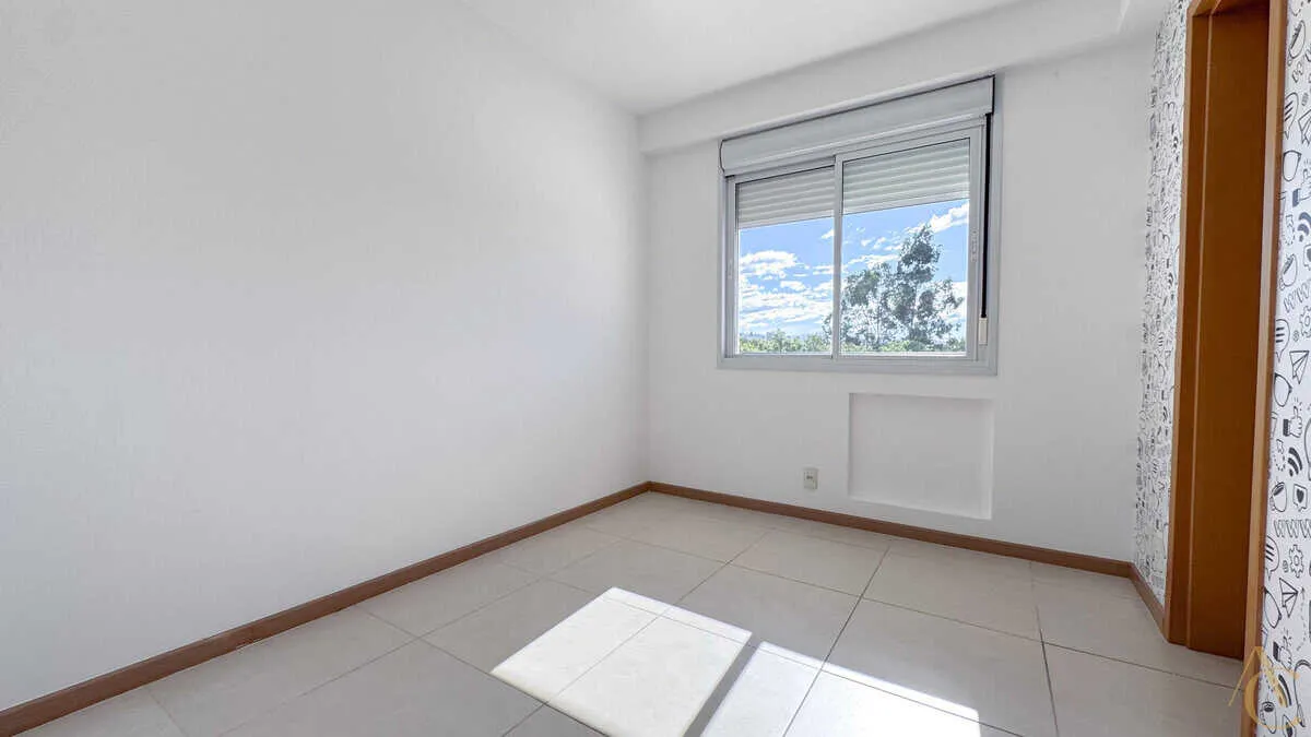 Unfurnished apartment with 3 bedrooms and balcony grill — photo 3