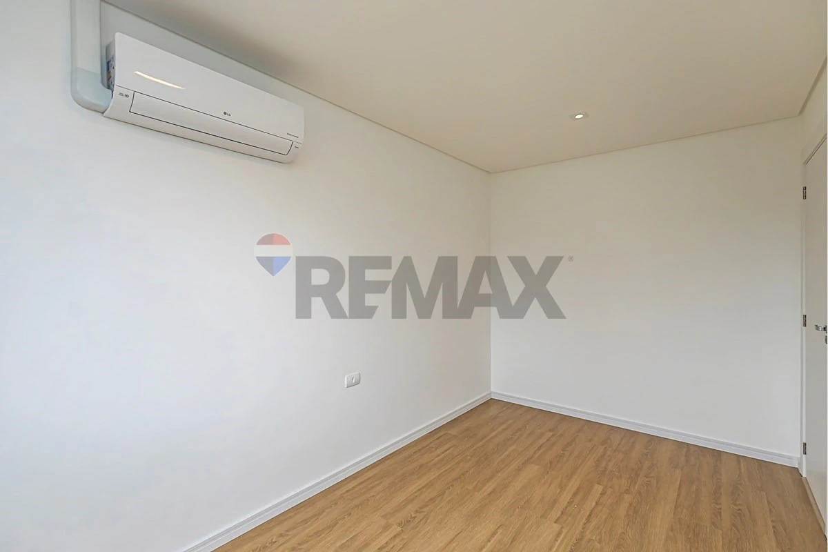 2-bedroom apartment with floor-to-ceiling windows — photo 20