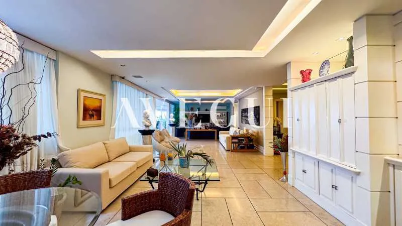 Житлова квартира з 5 спальнями-світами 363 м² — photo 28