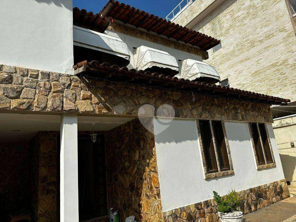 House with 3 bedrooms and 600 m², 4 parking spots — photo 21