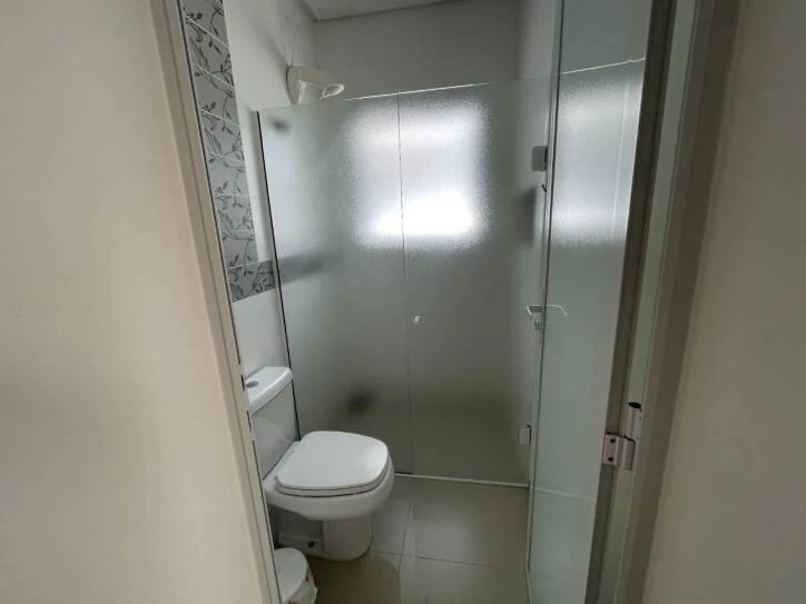 Ventanales de piso a techo y 4 dormitorios: casa de 400 m² — photo 28