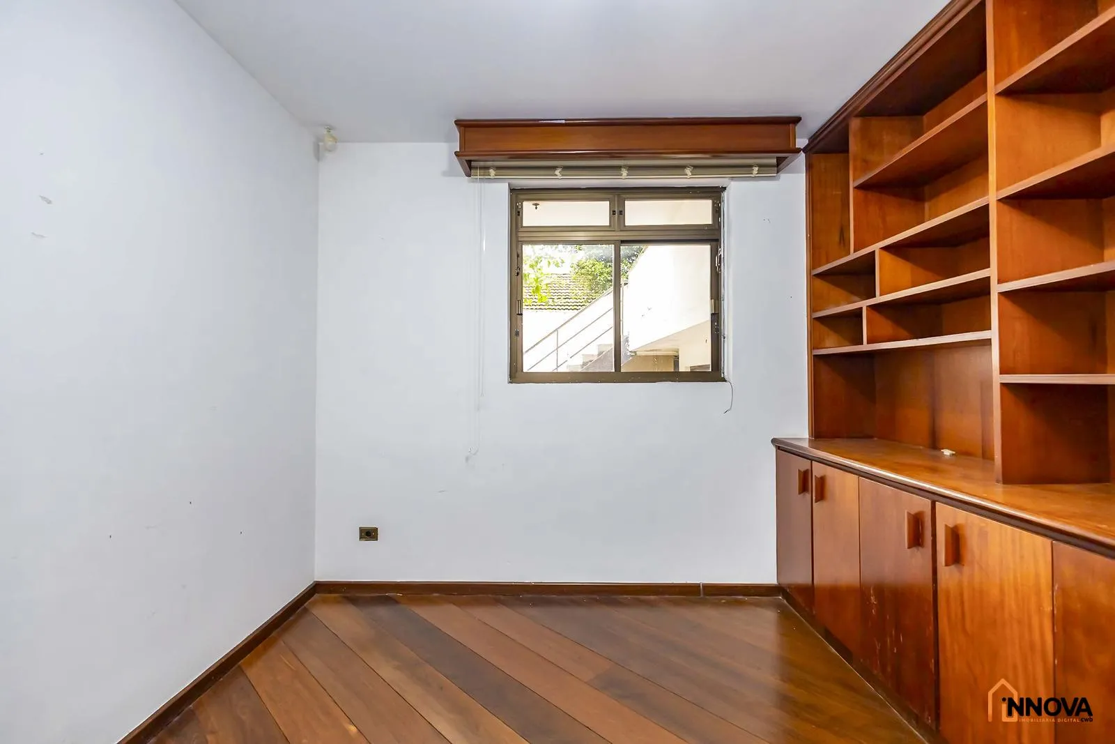 House with 5 bedrooms, 10 bathrooms, 5 parking spaces — photo 14