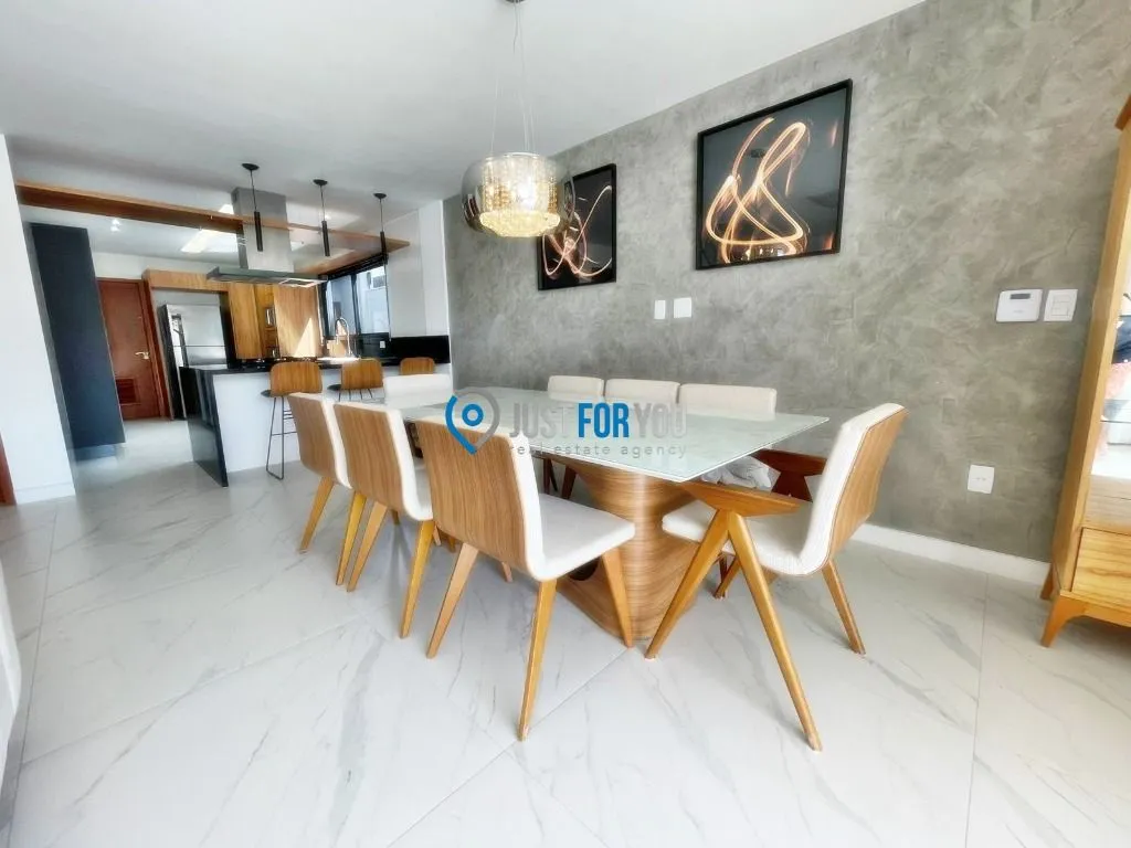 Furnished house with 4 en-suites and 330 m² plus 2 parking — photo 28