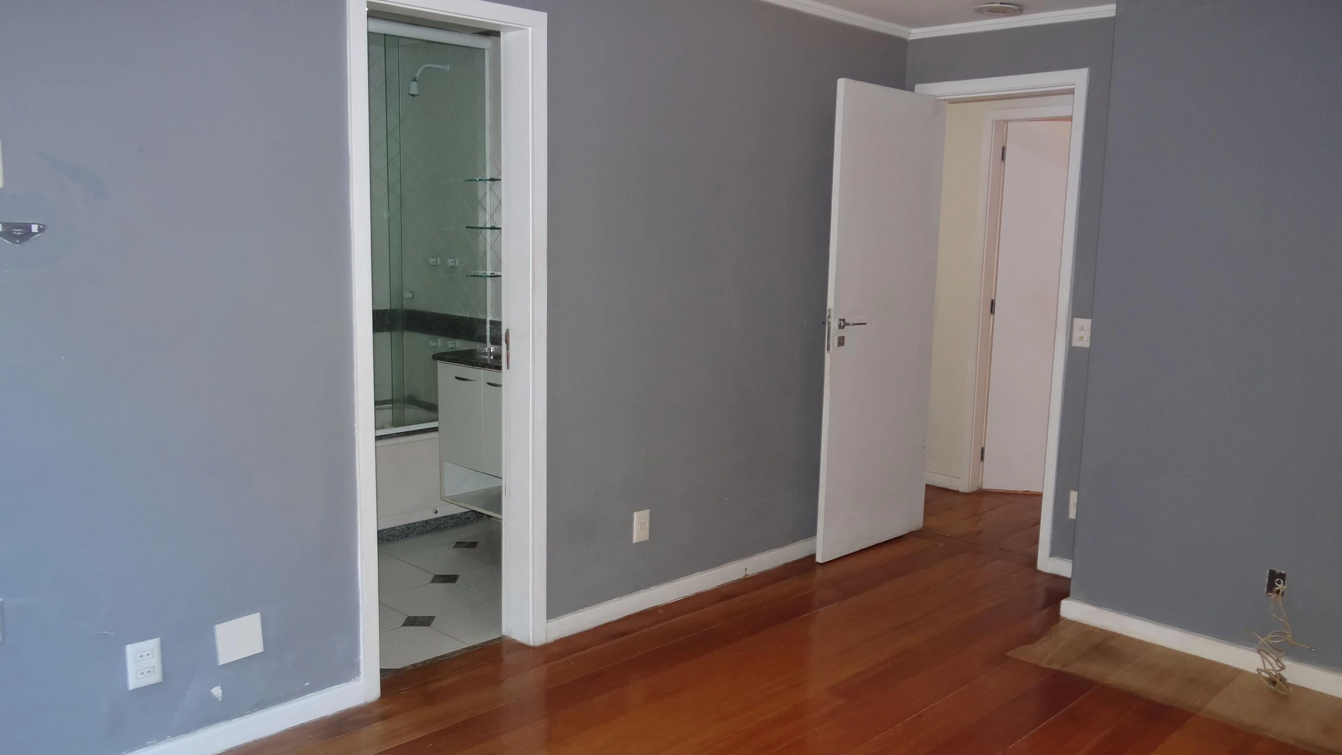Apartamento sin amueblar con 3 dormitorios y balcón — photo 52
