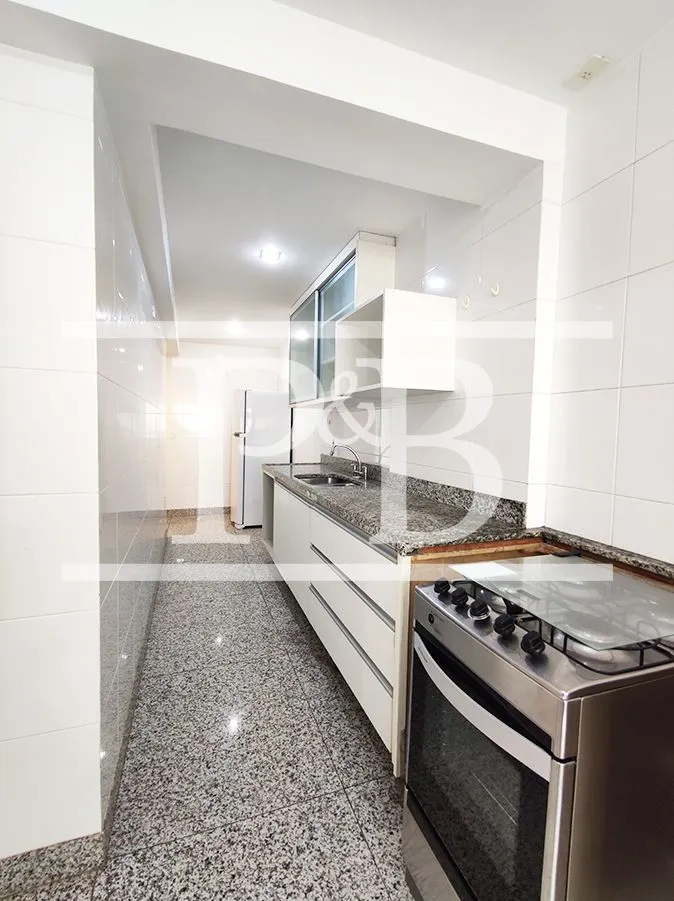 Rental apartment with 4 bedrooms and 4 bathrooms — photo 26