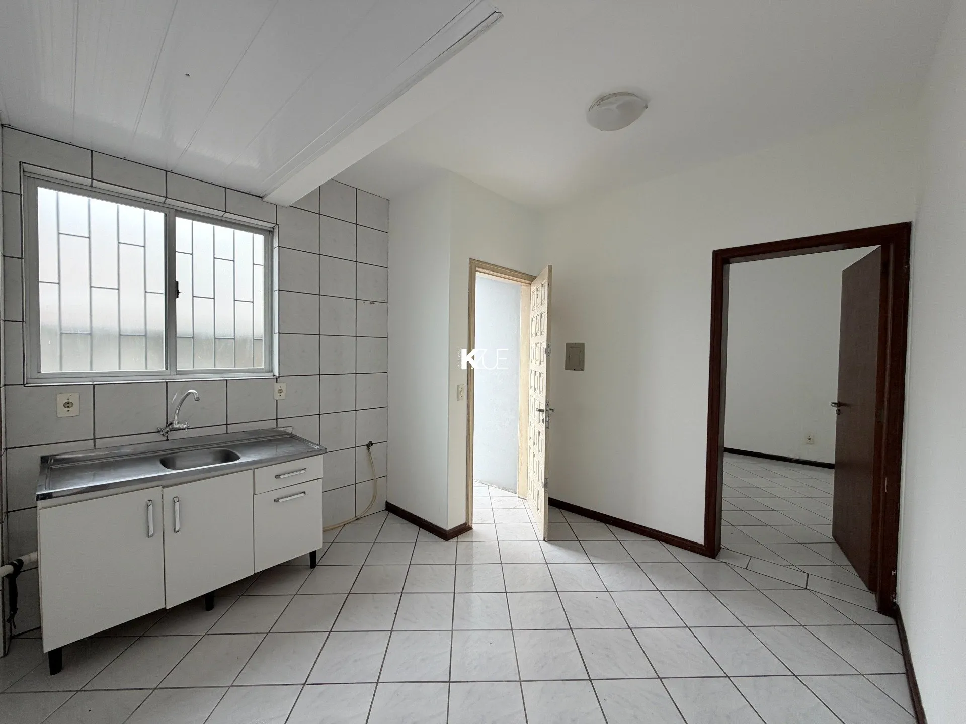 One-bedroom, 38 m² apartment in Florianópolis — photo 3