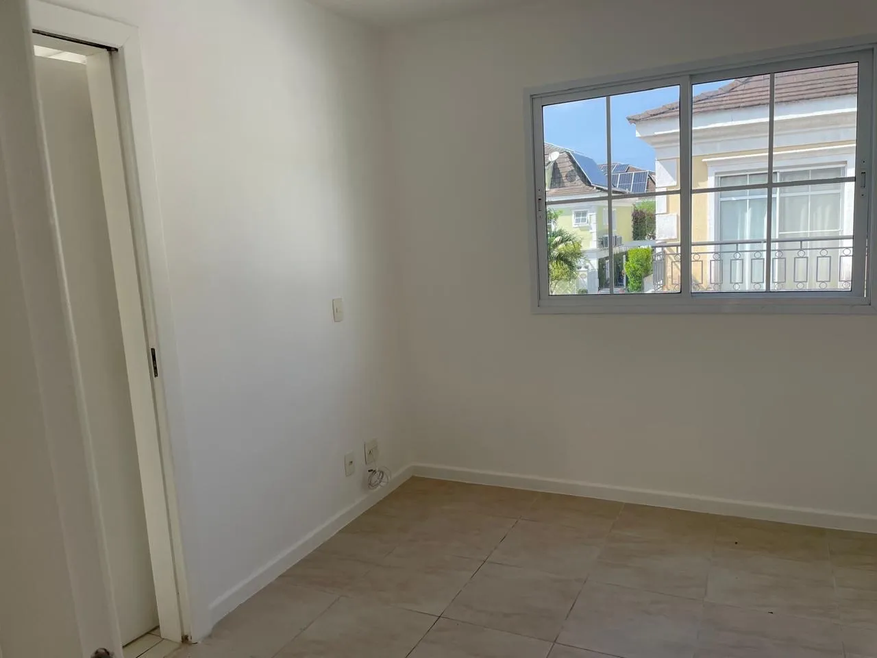 House with 5 bedrooms and 4 bathrooms, closed kitchen — photo 9