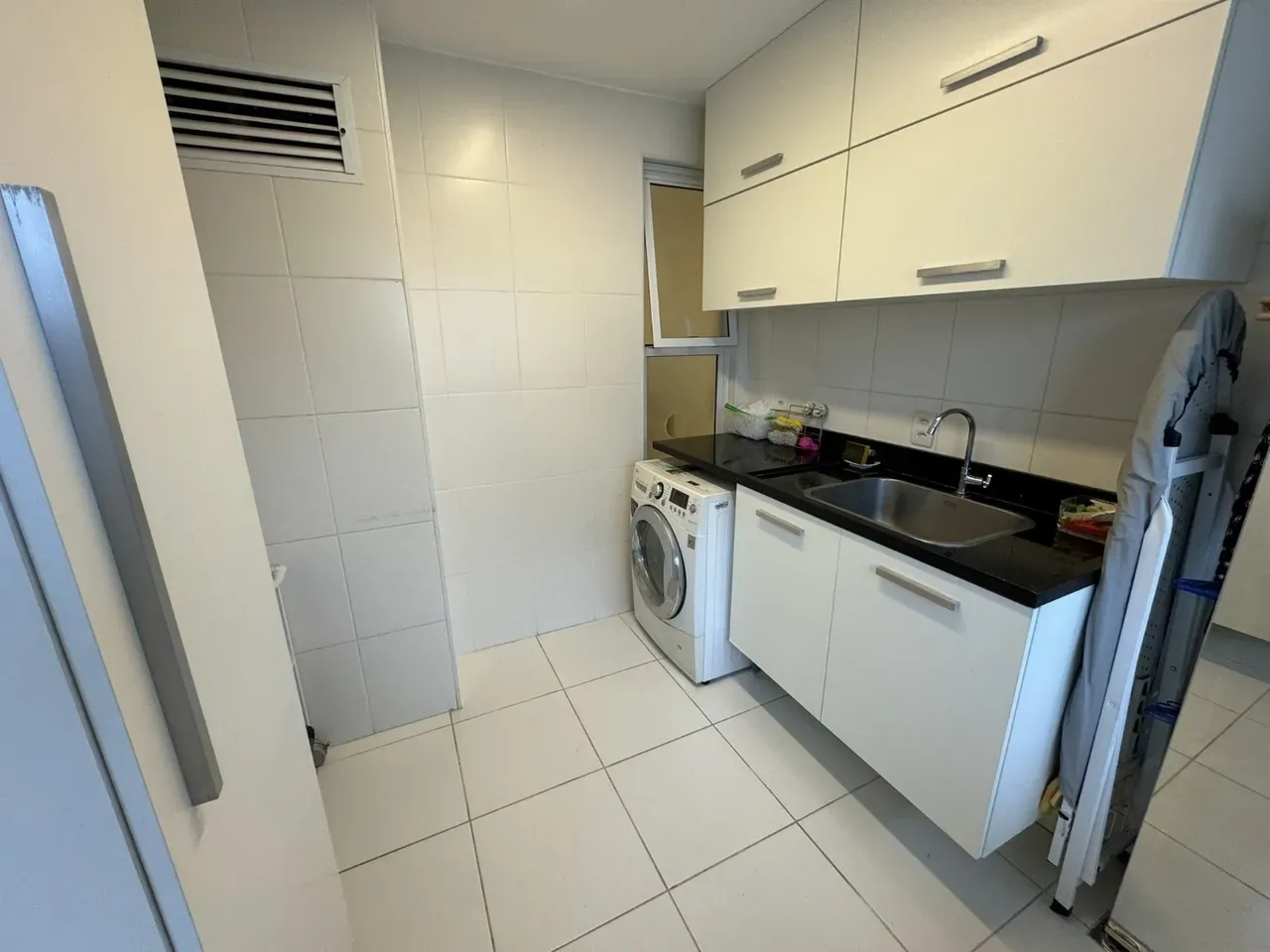 227 m² apartment with a water view and a bathtub — photo 25