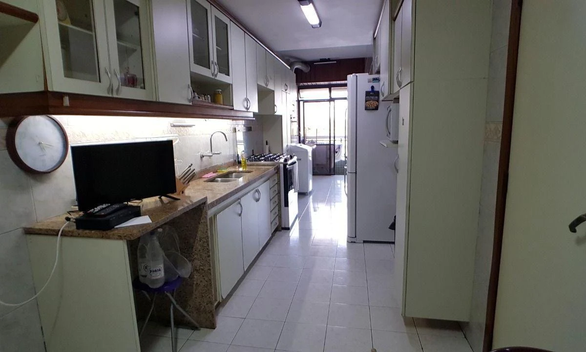 Furnished 201 m² apartment with 4 bedrooms and 3 parking — photo 7