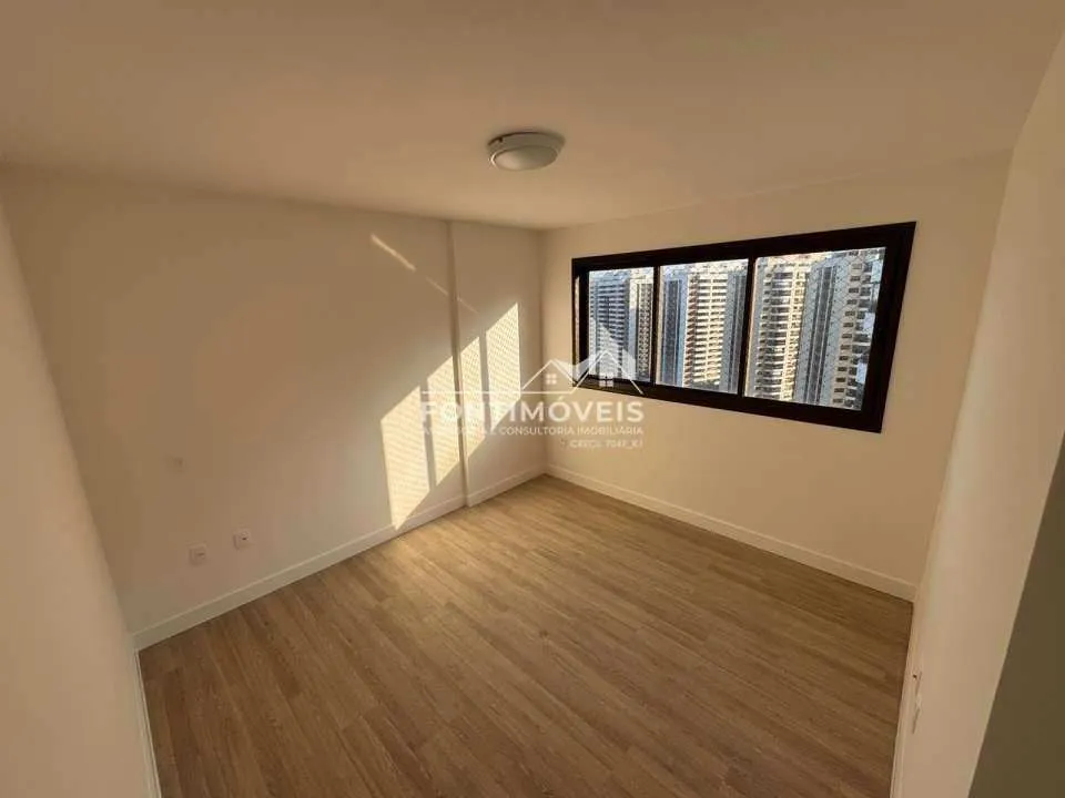 4-bedroom apartment with a balcony and 121 m² — photo 18