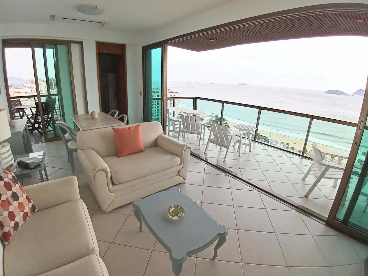 Furnished 2-bedroom apartment with 2 en-suites and balcony