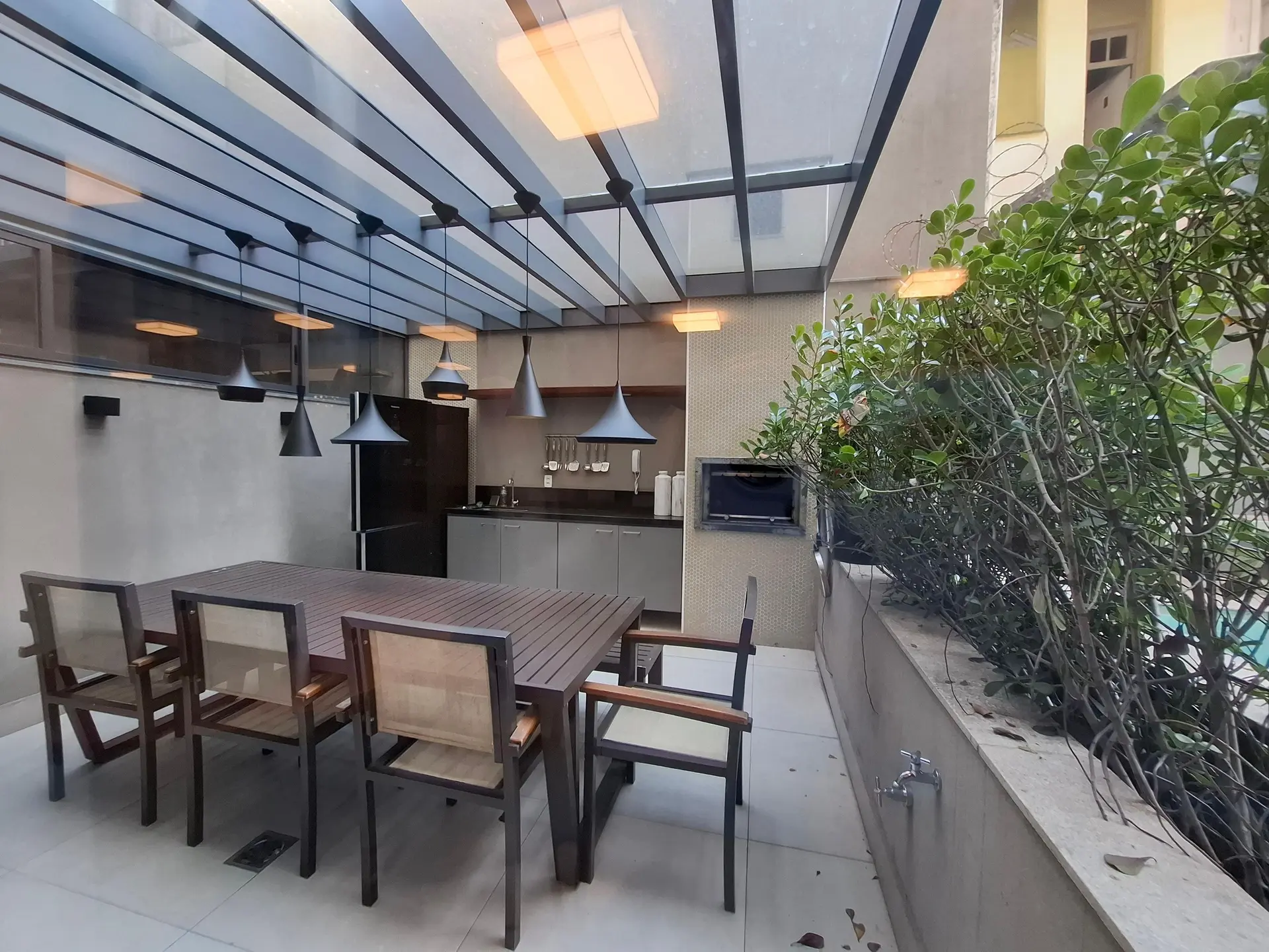 Furnished apartment with home office and balcony — photo 33