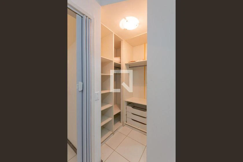 2-bedroom house with a walk-in closet in Rio de Janeiro — photo 32