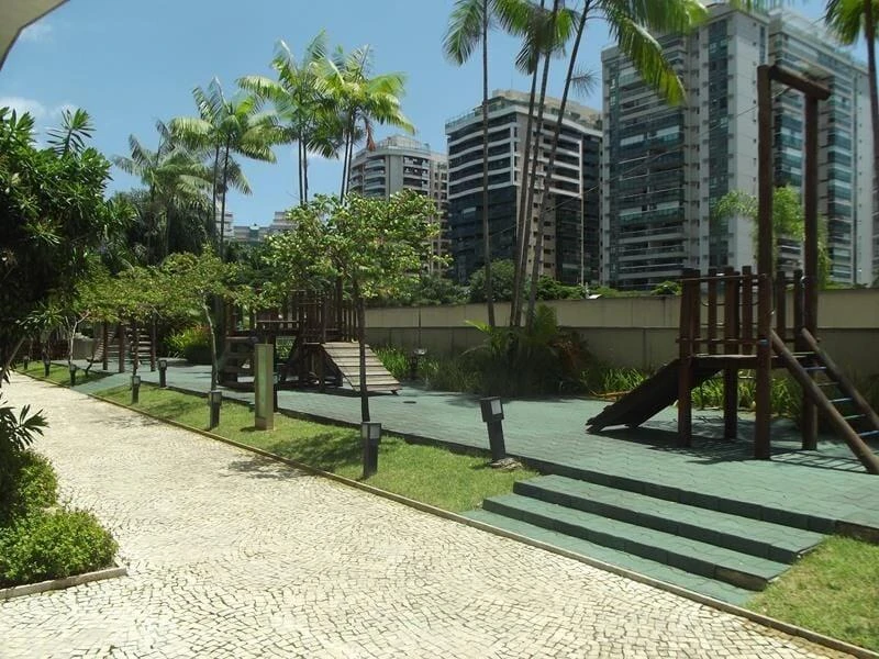 Furnished apartment with 3 bedrooms and 4 bathrooms — photo 46