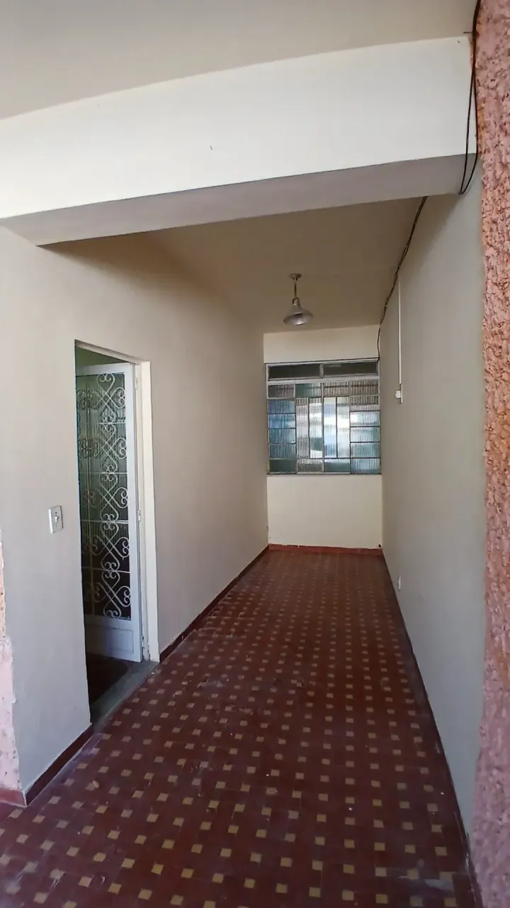 Unfurnished 2-bedroom house with gas stove and parking — photo 14