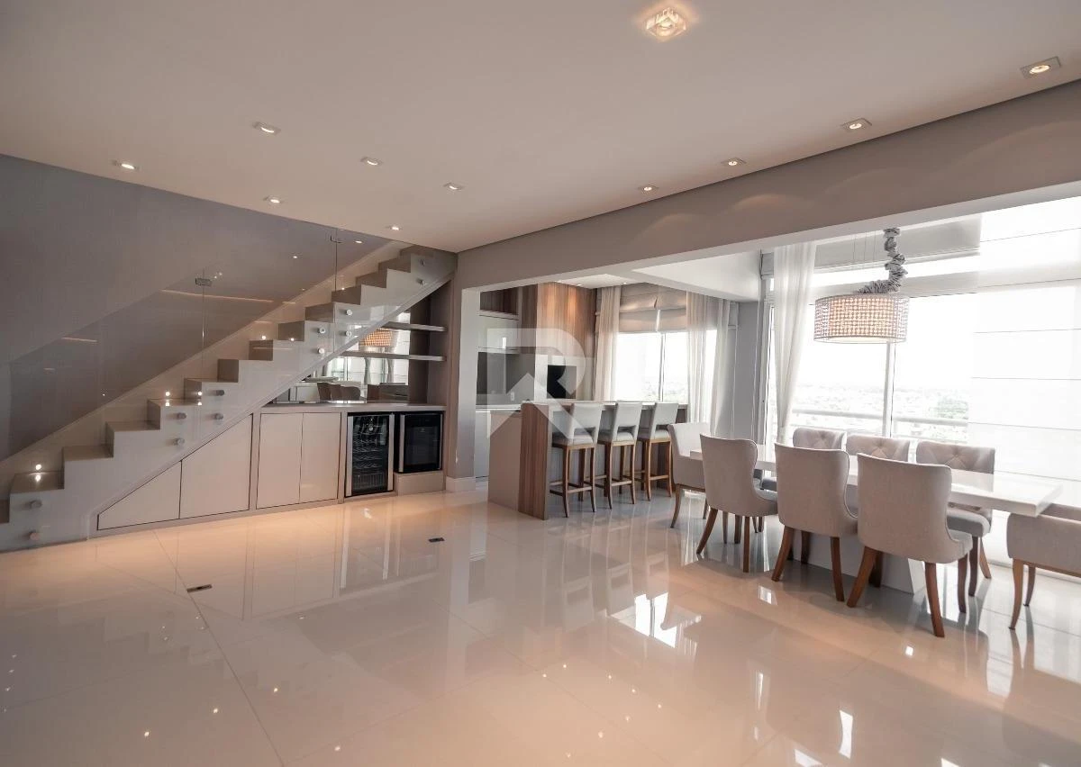 Furnished apartment, 195 m², with floor-to-ceiling windows — photo 8