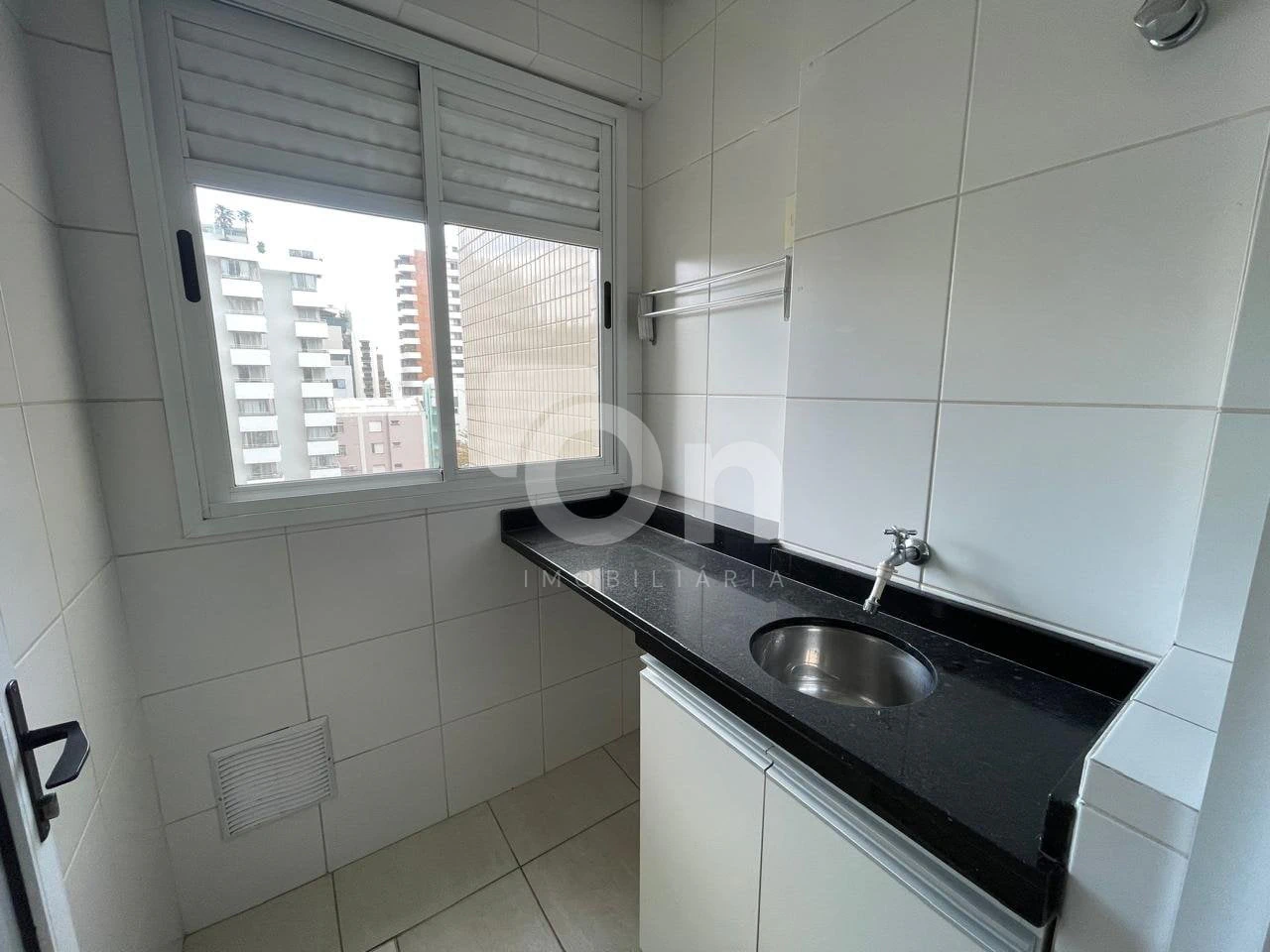 2-bedroom apartment with a water view in Florianópolis — photo 12