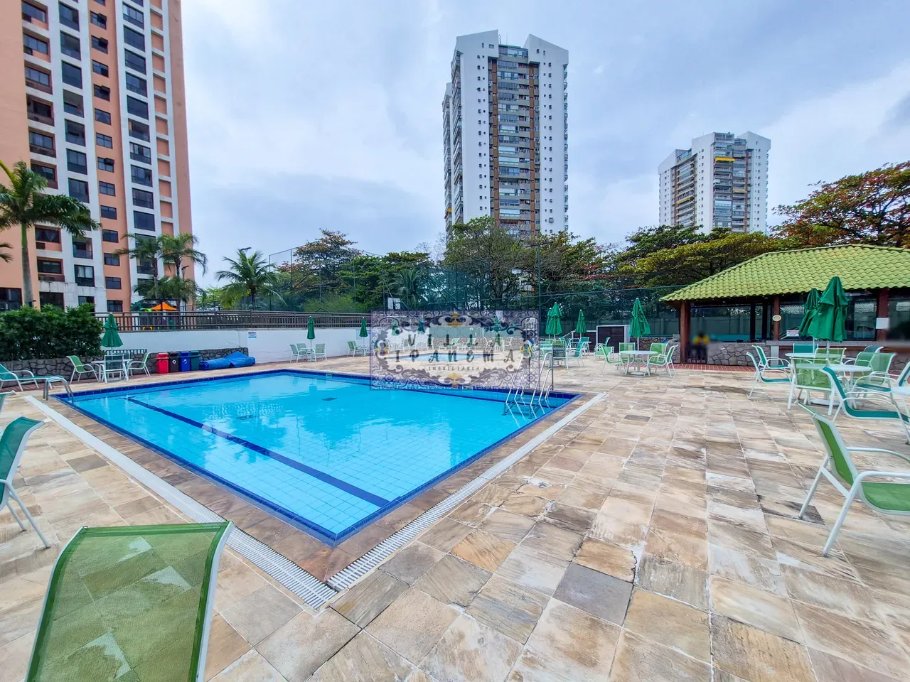 200 m² apartment with 3 en-suite bedrooms and private BBQ — photo 48