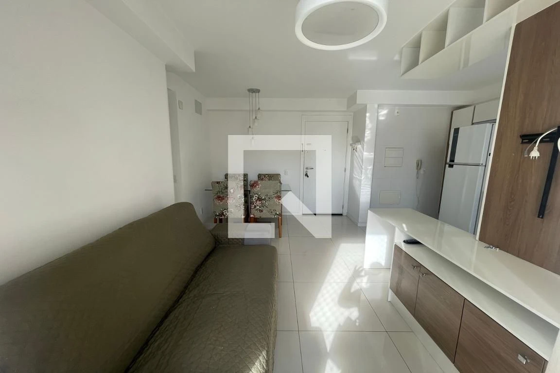 Furnished 2-bedroom apartment with balcony — photo 25