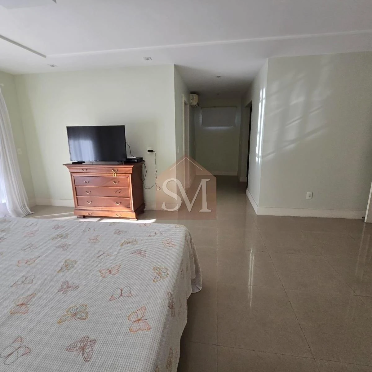 Furnished triplex house with 4 en-suite rooms and 669 m² — photo 19