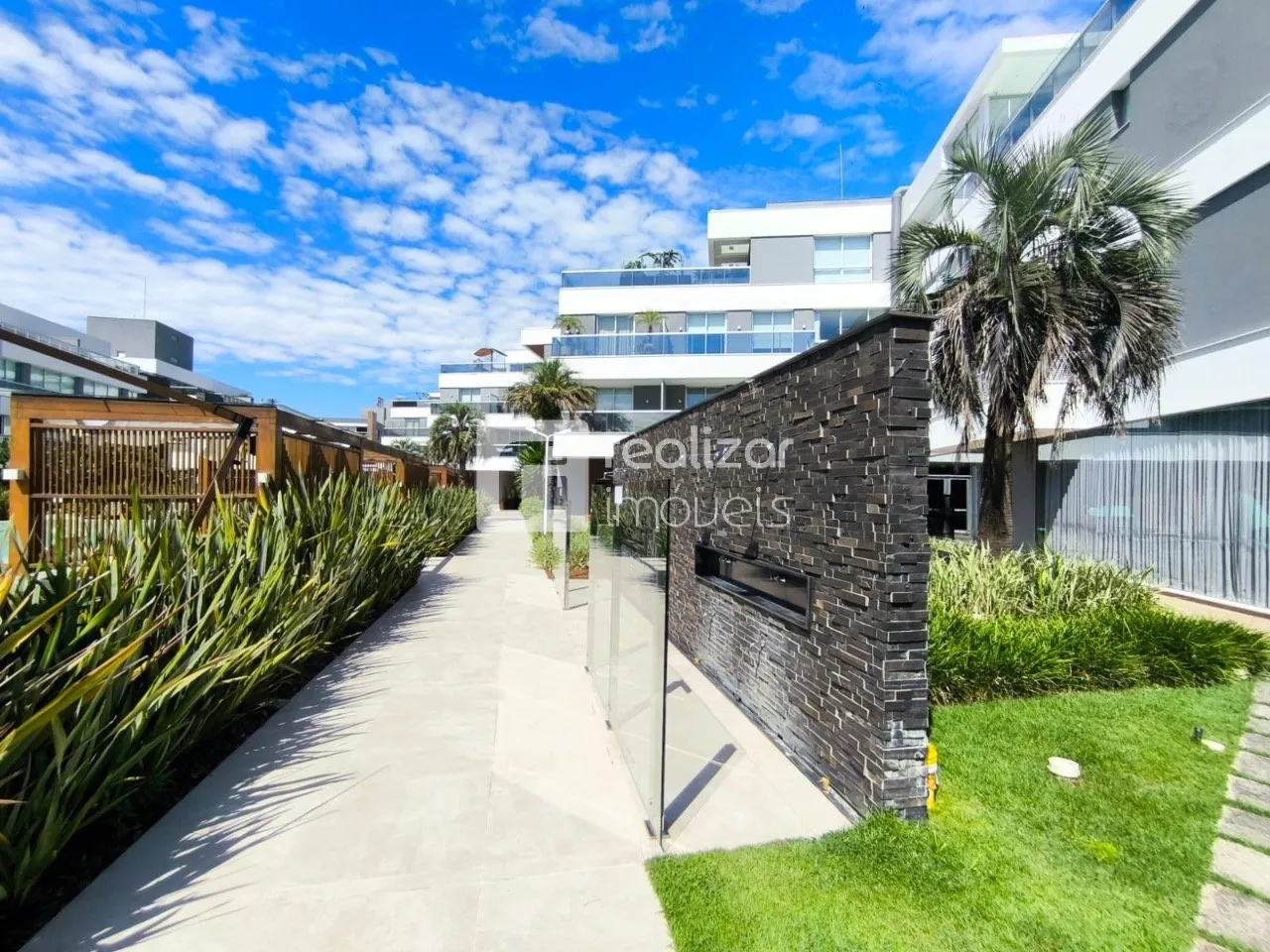 Furnished 3rd-floor apartment with 2 en-suites 170 m² — photo 35