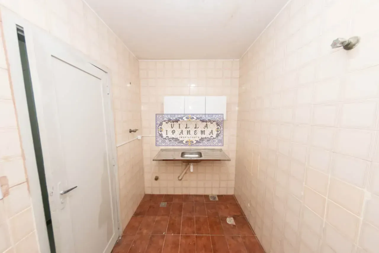 House with 5 bedrooms and a separate closed kitchen — photo 13