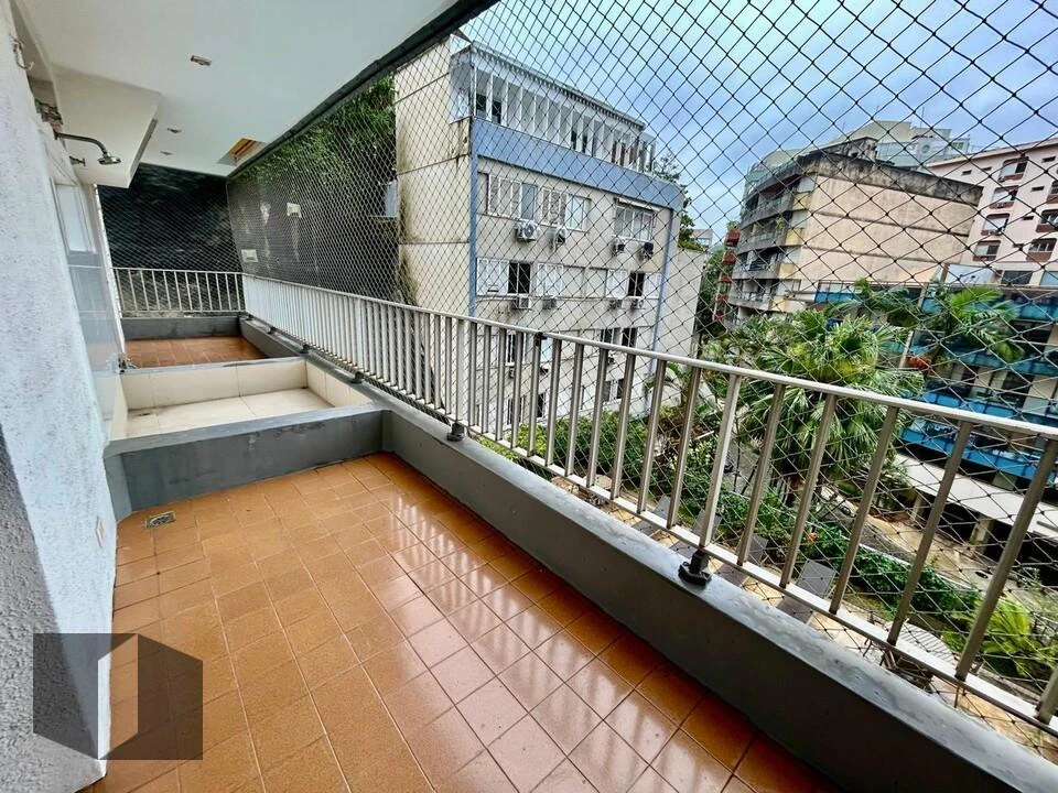 Washing machine in a 4-bedroom apartment, 167 m² — photo 15