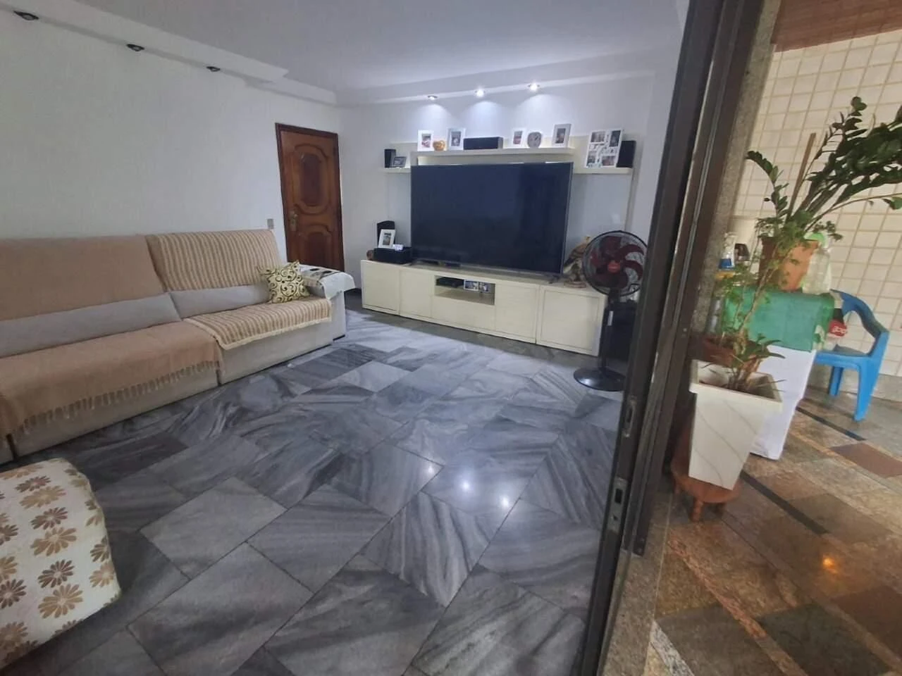 Washing machine in a 3-bedroom apartment, 162 m² — photo 14