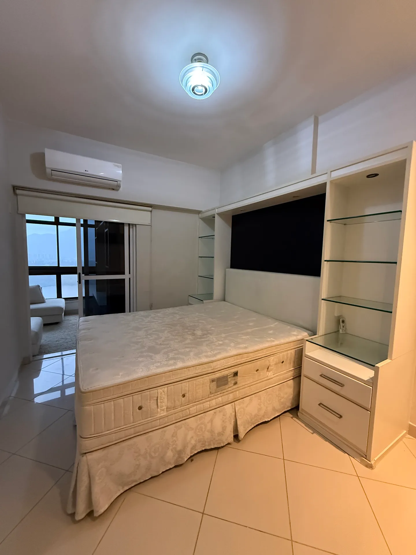 Floor-to-ceiling windows in a one-bedroom apartment, 62 m² — photo 7