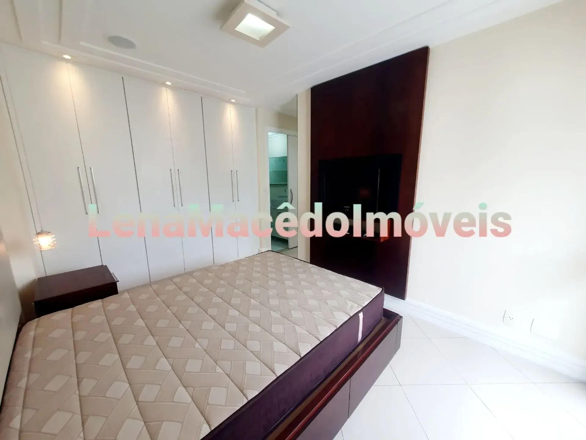 1-bedroom 2-bath apartment with parking and balcony — photo 25