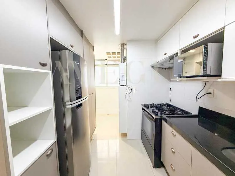 Furnished apartment, 136 m², with a glass-enclosed balcony — photo 17