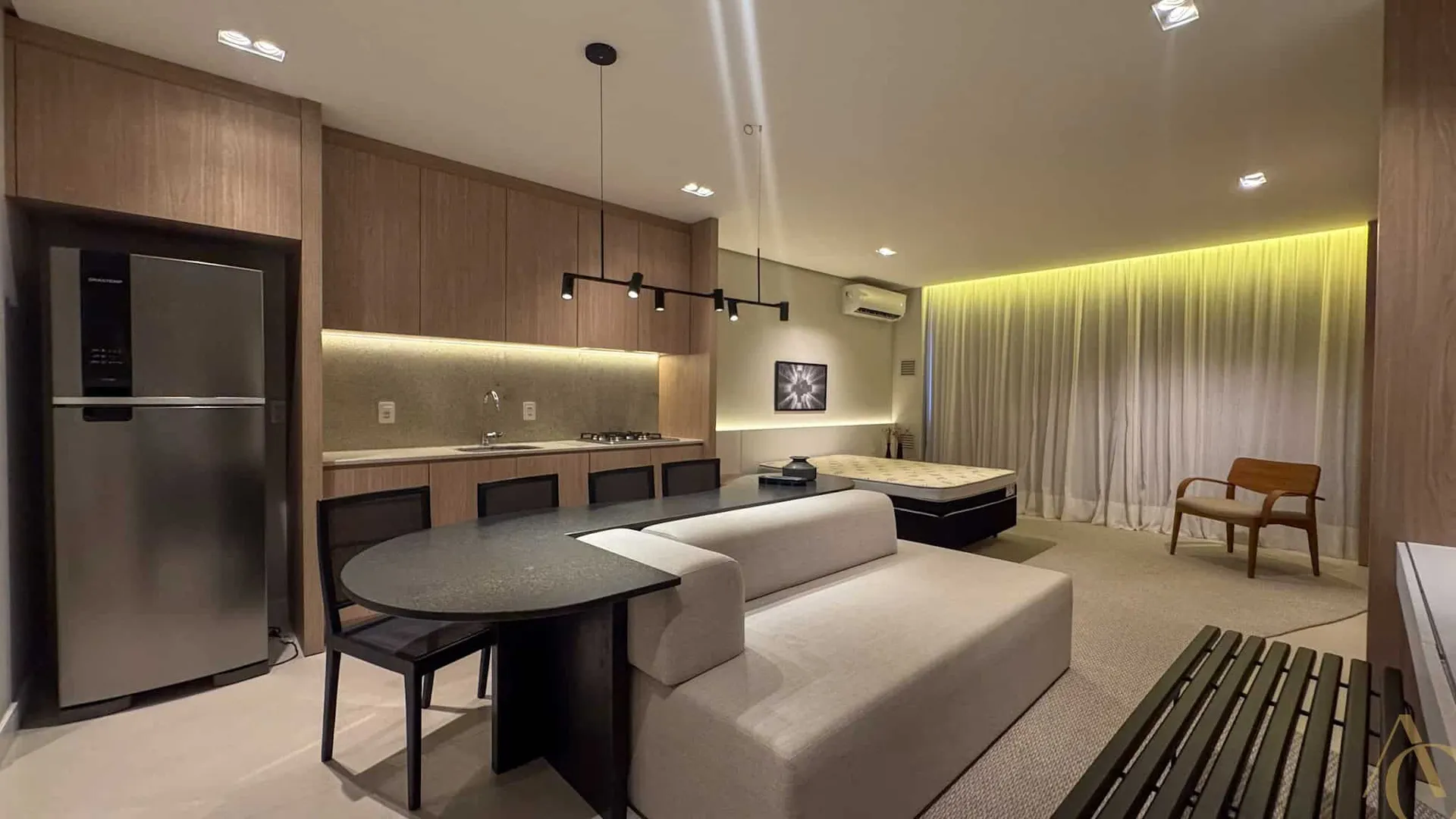 Furnished studio with integrated kitchen and 1 bathroom — photo 36