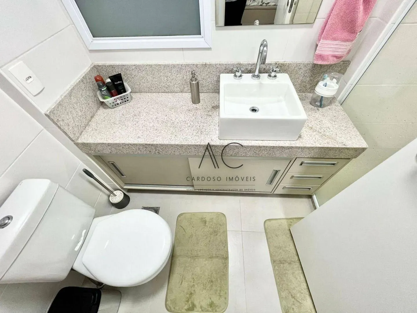 Furnished 2-bedroom apartment with en-suite — photo 9