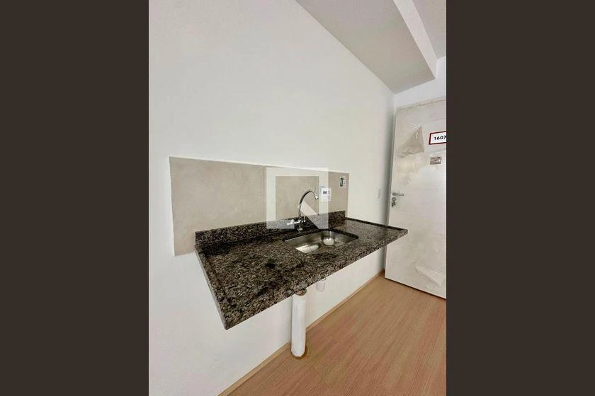 Apartamento de 1 dormitorio de 31 m² con suelo de madera — photo 5