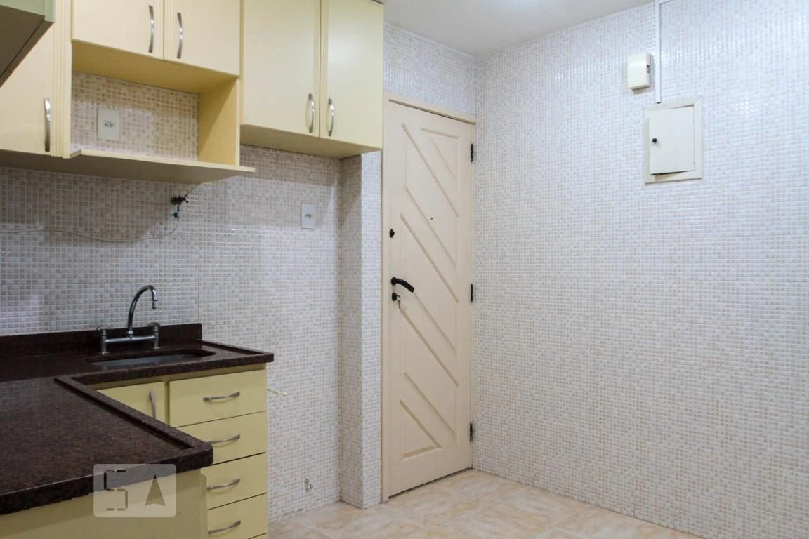 Unfurnished 2-bedroom apartment with 2 bathrooms — photo 4