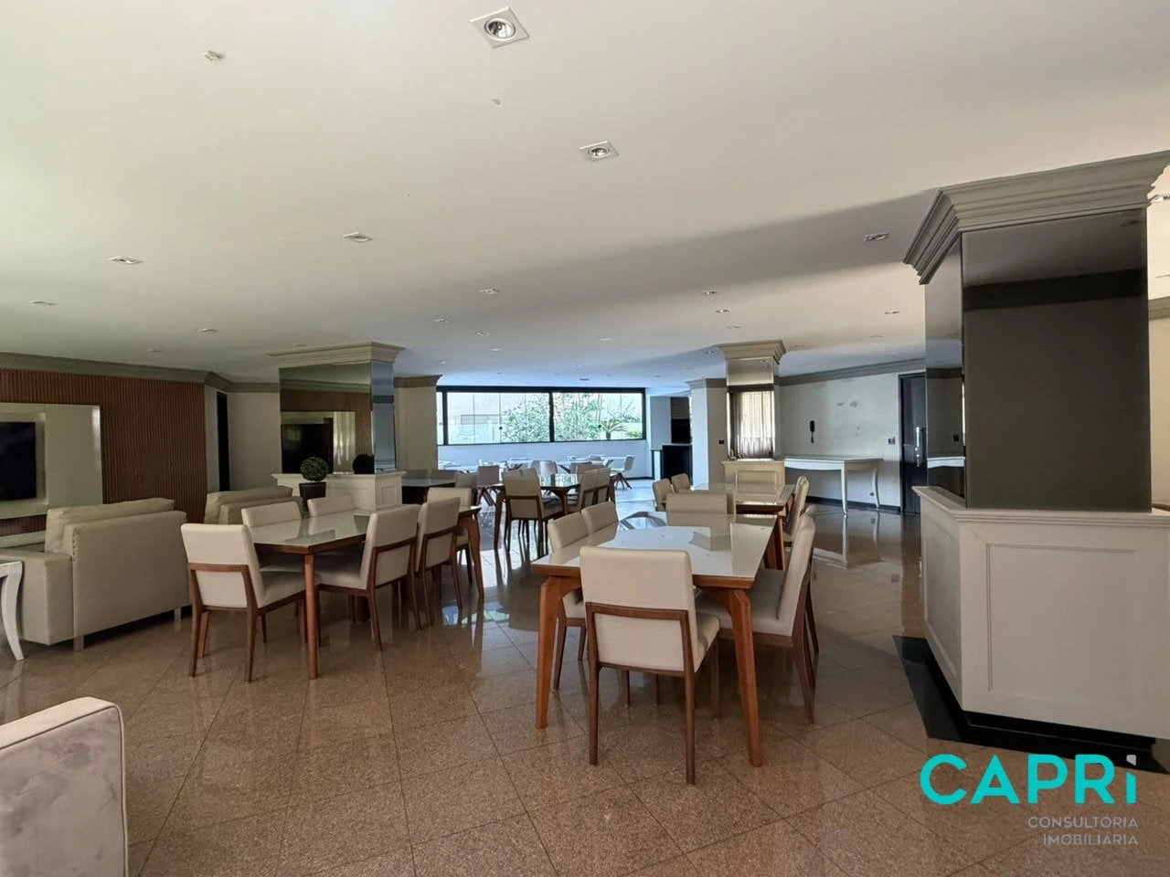 217 m² apartment with a private pool and a washing machine — photo 22
