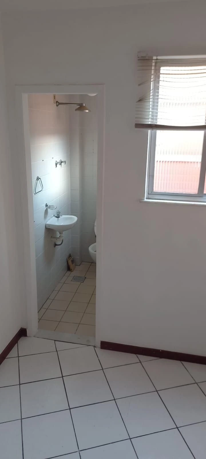Невмебльована квартира з 2 спальнями і 1 паркомісцем — photo 21