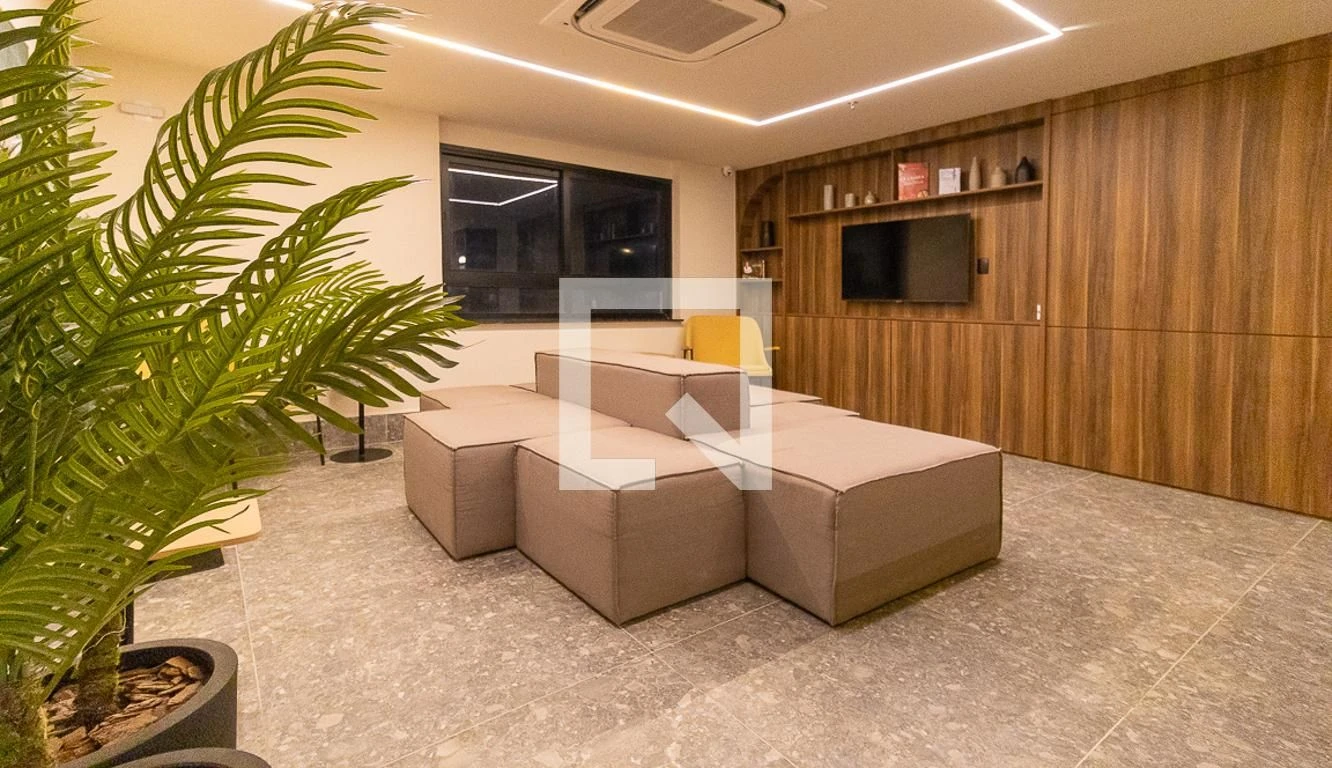Furnished apartment, 32 m², with floor-to-ceiling windows — photo 21