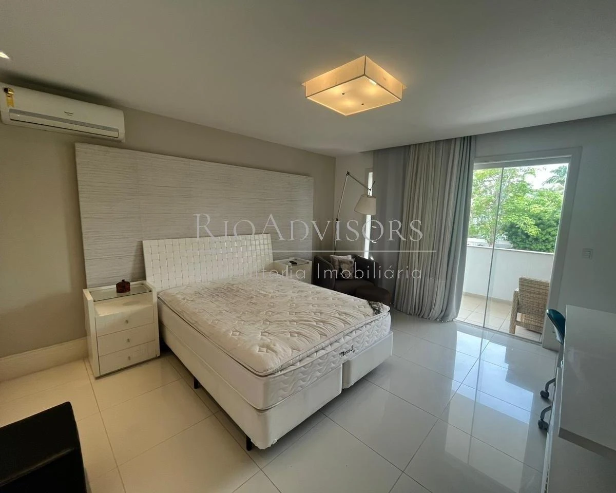 House 890 m² with 6 en-suite bedrooms and gas kitchen — photo 13