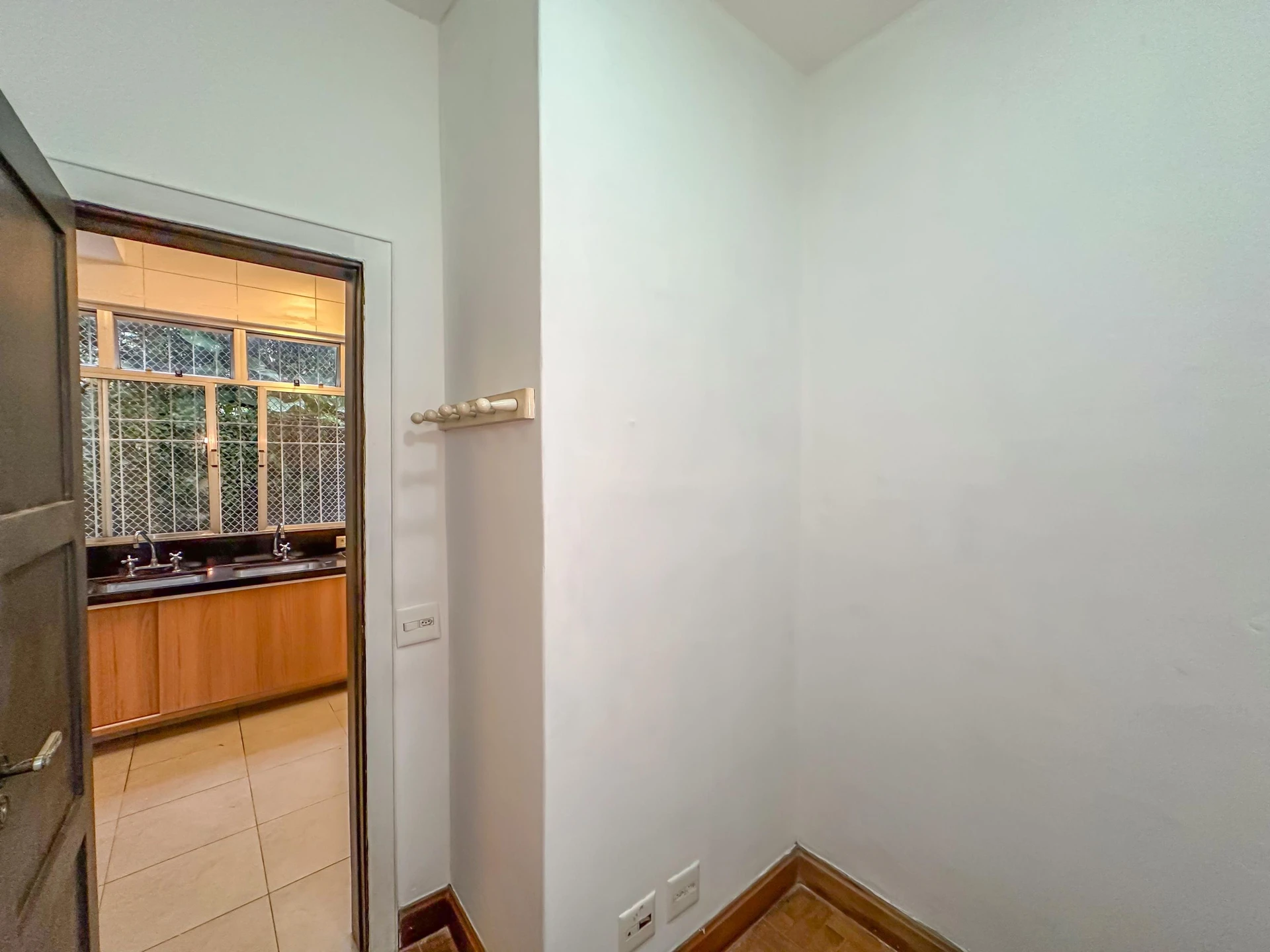 Apartment, 275 m², with a glass-enclosed balcony — photo 85
