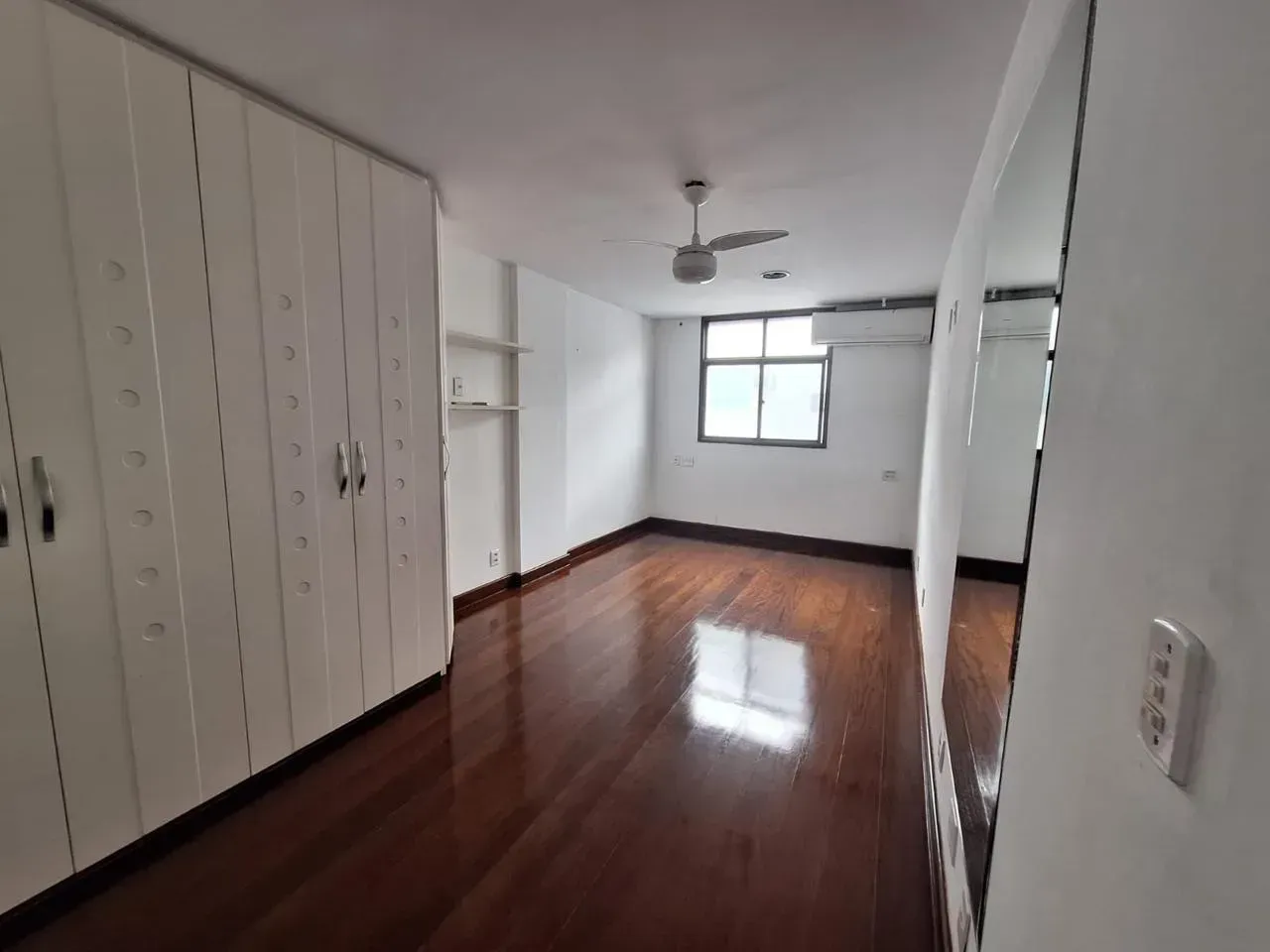 Apartamento sem mobília com 3 quartos e varanda — photo 8