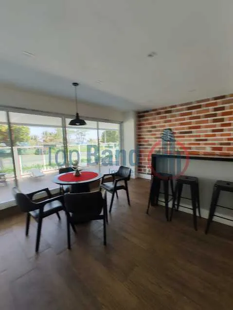 Furnished 3-bedroom apartment with open-plan kitchen — photo 29