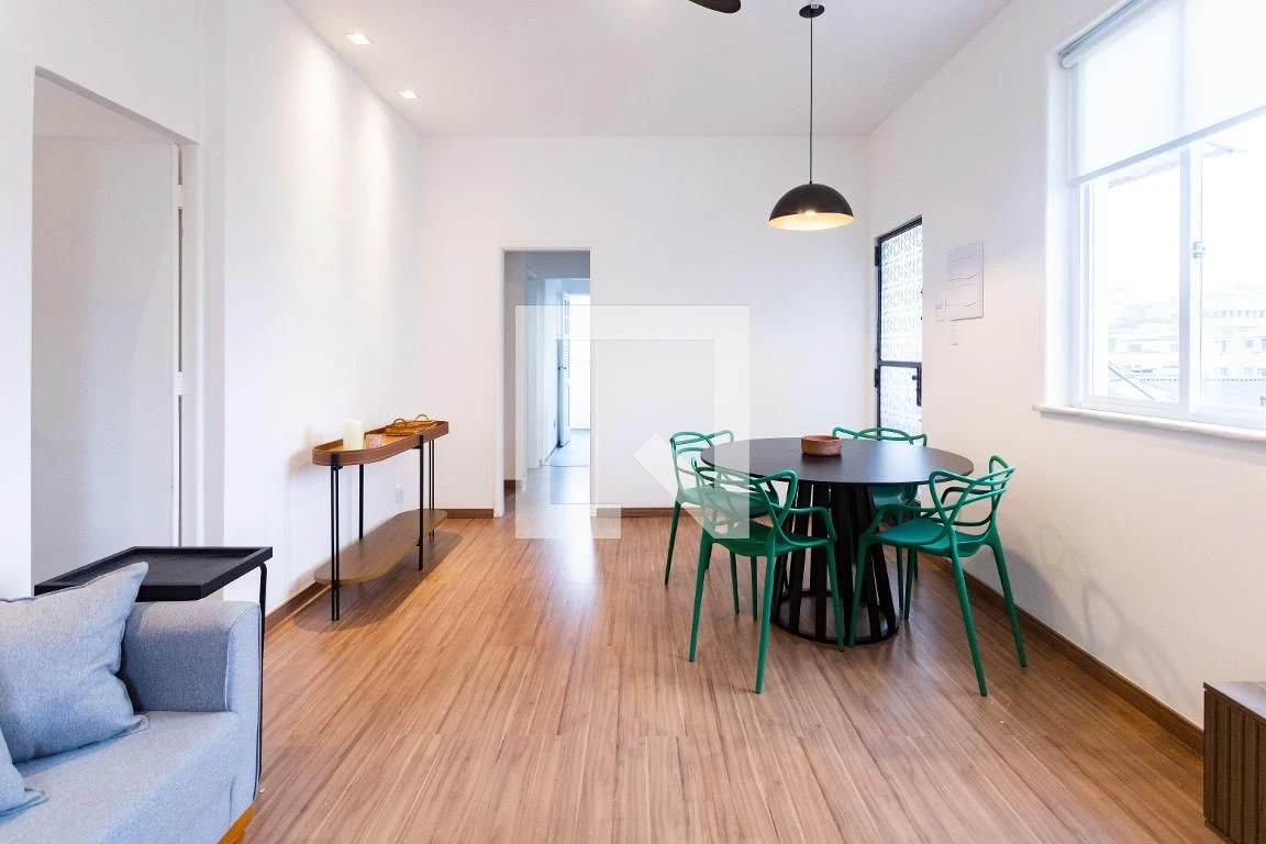 3-bedroom house with wood or laminate floors — photo 25
