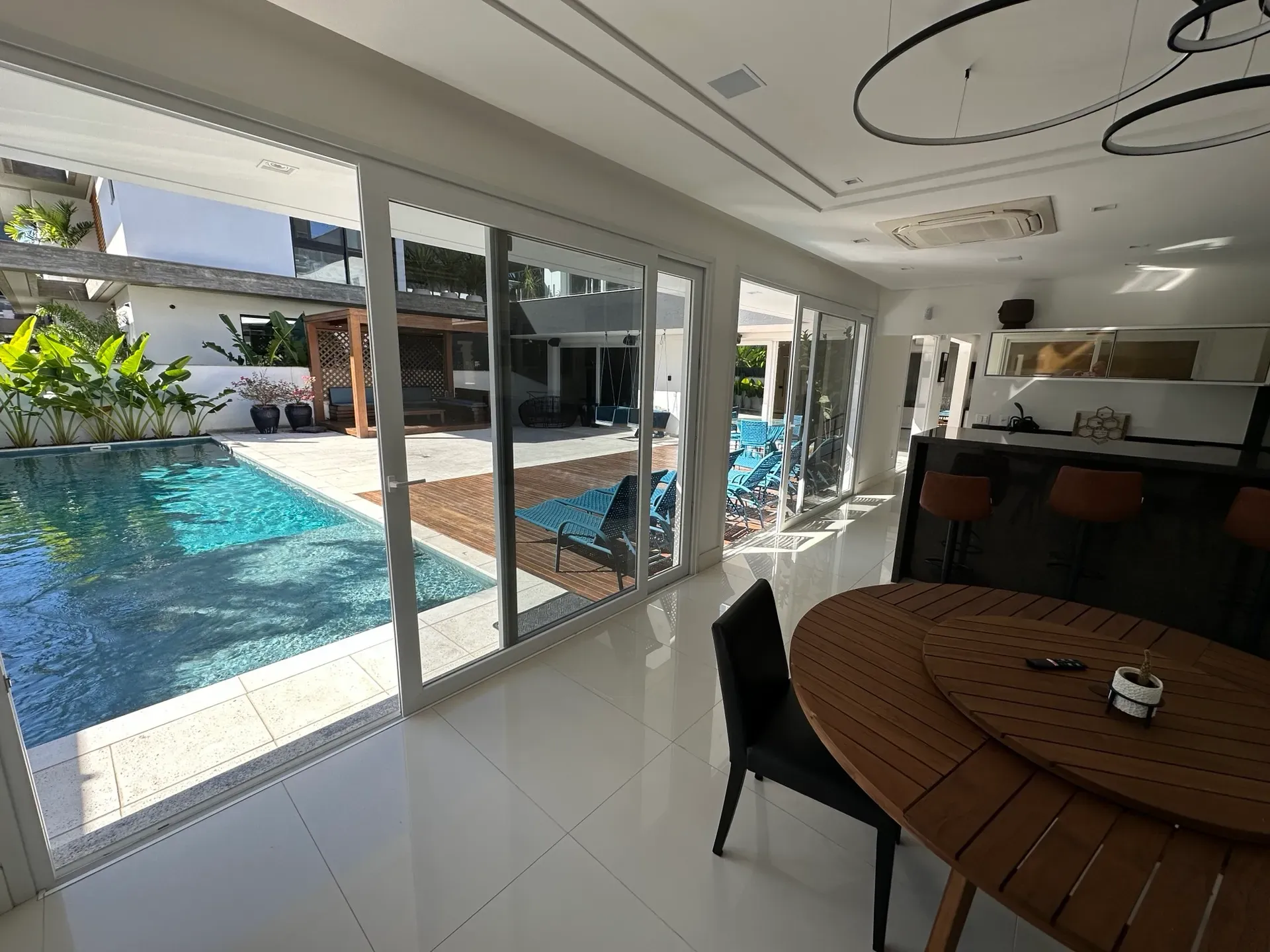 Casa mobiliada com 9 suítes e jacuzzi no prédio — photo 18