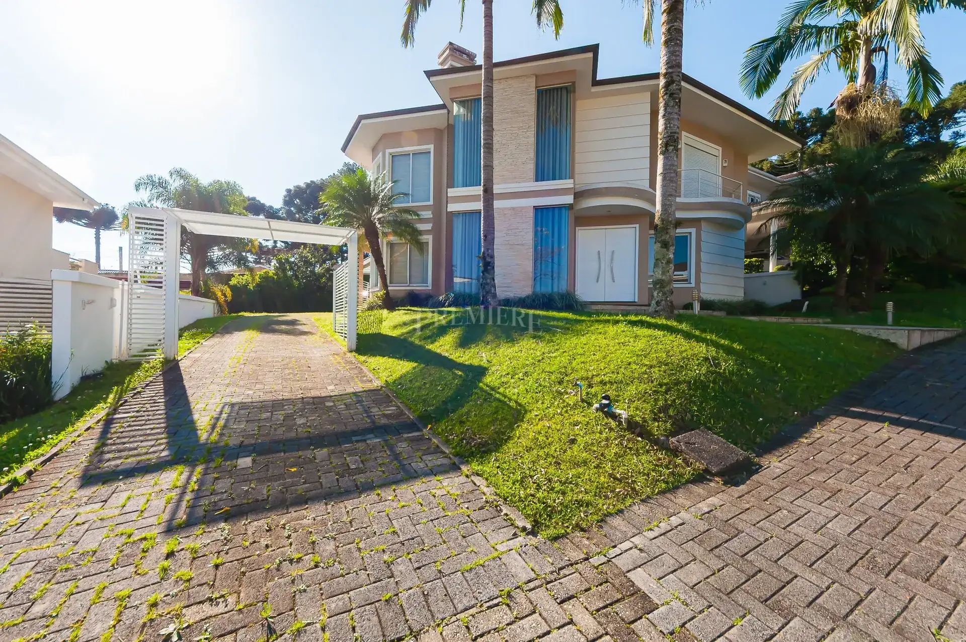 Furnished house with 613 m², 3 en-suite bedrooms — photo 3